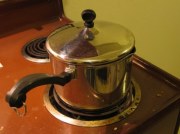 Pot_on_stove